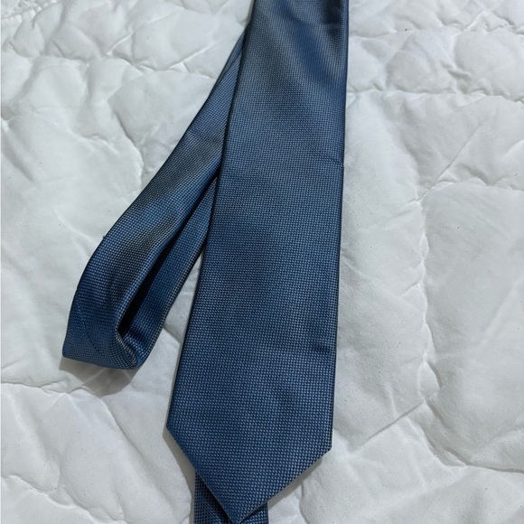 Elegant Blue Men's Tie - Picture 1 of 3